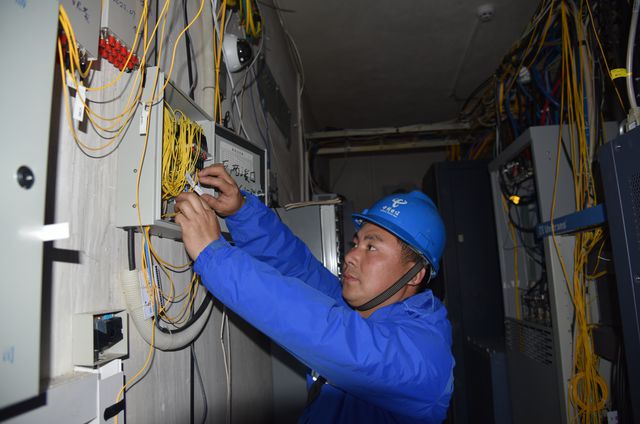 懷化市政府督導組深入一線，督導懷化電信春節通信保障與通訊設備檢修工作